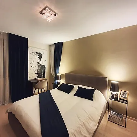Black Pearl Apartment *