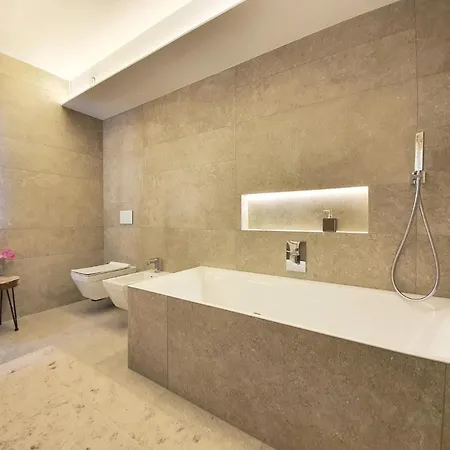 Black Pearl Apartment
